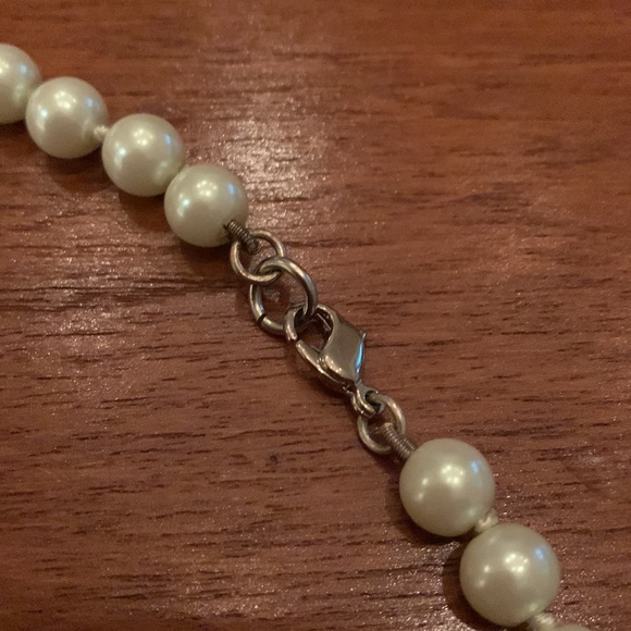 Pearl Set Necklace + Matching Bracelet - Picture 3 of 4